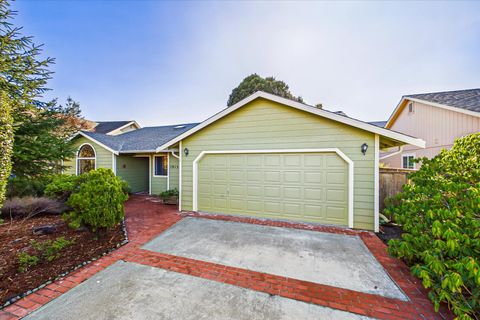 Photo of 1915 Acacia Court, McKinleyville, CA 95519 (MLS # 271731)