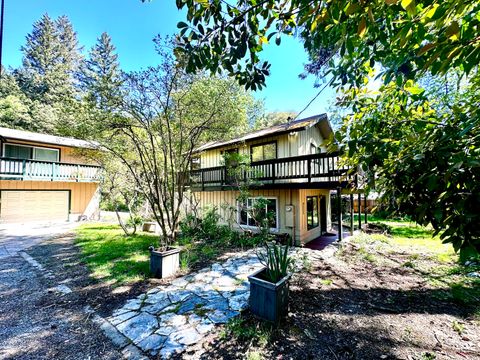 Photo of 477 Delaney Drive, Willow Creek, CA 95573 (MLS # 271996)