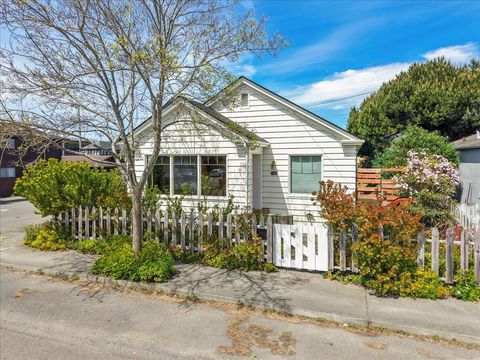 Photo of 1301 7th Street, Eureka, CA 95501 (MLS # 272071)