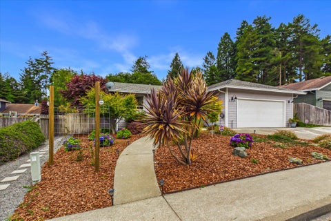 Photo of 2554 Manzanita Avenue, Eureka, CA 95503 (MLS # 272698)