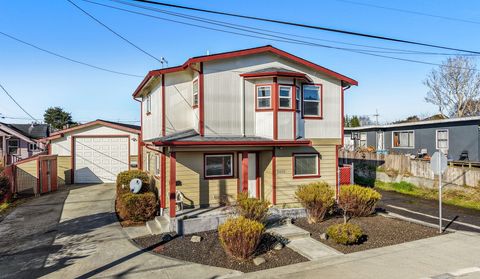 Photo of 3402 California Street, Eureka, CA 95503 (MLS # 271516)