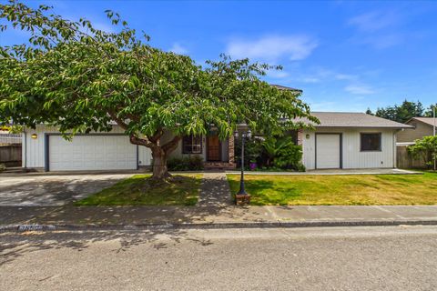 Photo of 1550 Chabot Court, Cutten, CA 95503 (MLS # 272868)