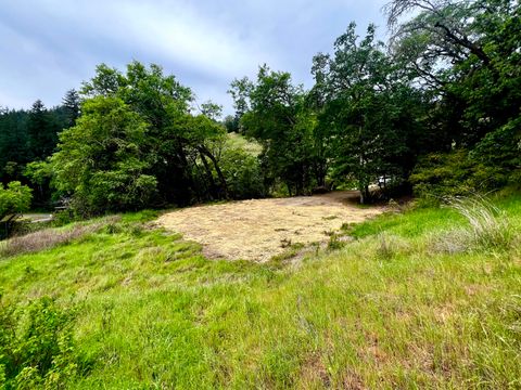 Photo of 150 Oakcrest Drive, Benbow, CA 95542 (MLS # 271905)
