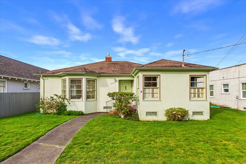 Photo of 2850 D Street, Eureka, CA 95501 (MLS # 271551)