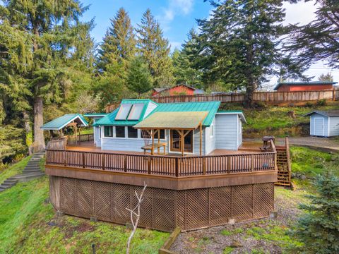 Photo of 32 Summit View Lane, Fortuna, CA 95540 (MLS # 271590)