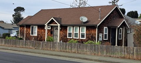 Photo of 1304 Mccullens Avenue, Eureka, CA 95503 (MLS # 271574)