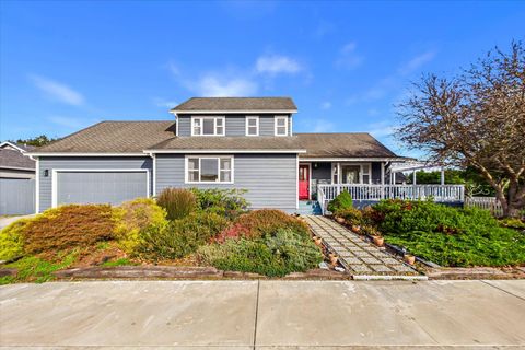 Photo of 1725 Tasi Lane, McKinleyville, CA 95519 (MLS # 271656)