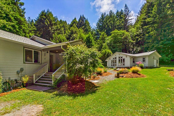 186 LINDHOLM LN, BAYSIDE, CA 95524 - Image aa4fbe7db372dc409d1b82a0b111bb8f/1712691887