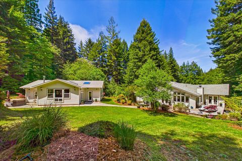 Photo of 186 Lindholm Lane, Bayside South, CA 95524 (MLS # 272329)