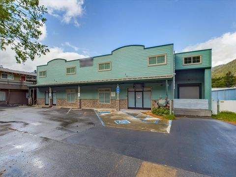 Photo of 39057 Ca-299, Willow Creek, CA 95573 (MLS # 271456)