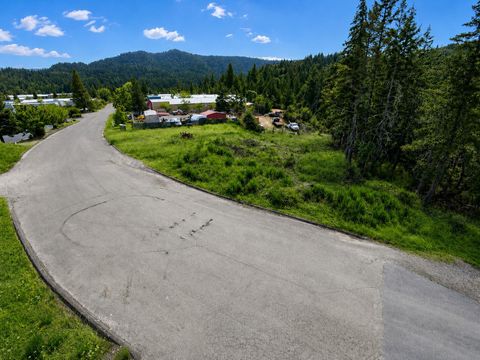 Photo of 1380 Evergreen Road, Redway, CA 95560 (MLS # 272894)