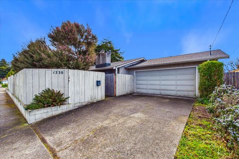 Photo of 1330 Hayes Street, Eureka, CA 95501 (MLS # 271564)