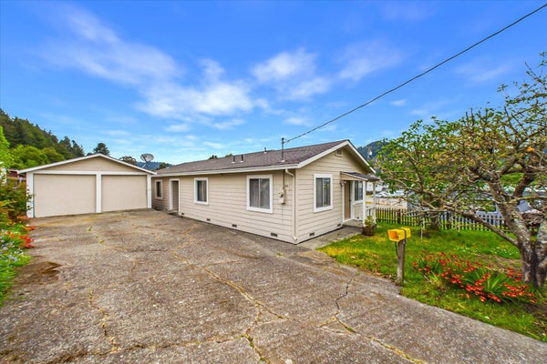 125 ELM ST, RIO DELL, CA 95562 - Image bc7b93c3fb2fa7a19f31a03111bf20ed/3132996355