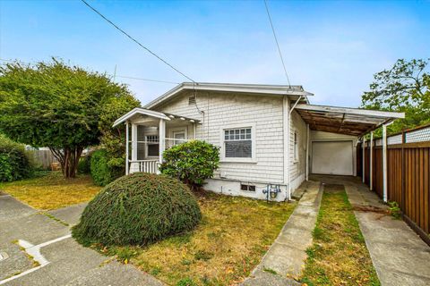 Photo of 724 Henderson Street, Eureka, CA 95501 (MLS # 271602)