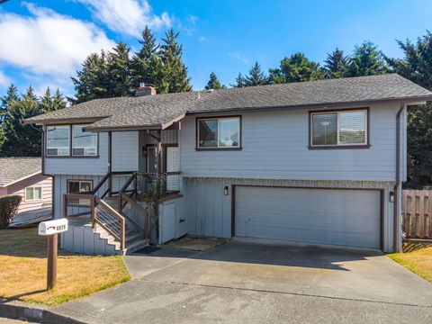 Photo of 6829 Bret Harte Lane, Eureka, CA 95503 (MLS # 271490)