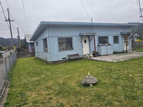 Photo of 670 2nd Avenue, Rio Dell, CA 95562 (MLS # 272138)