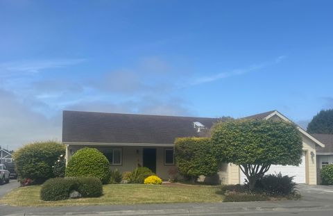 Photo of 596 Senestraro Way, Fortuna, CA 95540 (MLS # 272393)