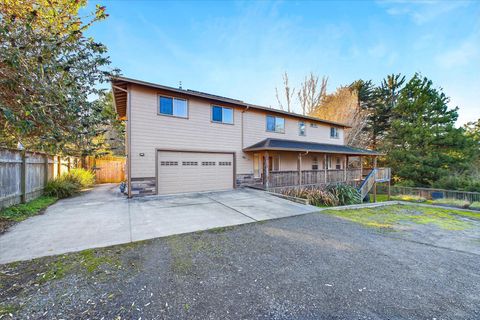Photo of 4156 Williams Street, Eureka, CA 95503 (MLS # 272242)