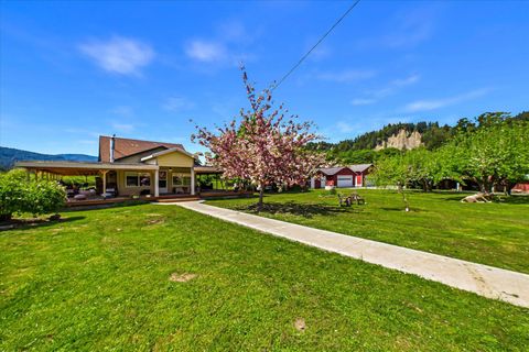 Photo of 218 Tierney Road, Redcrest, CA 95569 (MLS # 272088)