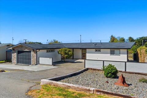 Photo of 2533 Donna Drive, Humboldt Hill, CA 95503 (MLS # 271964)