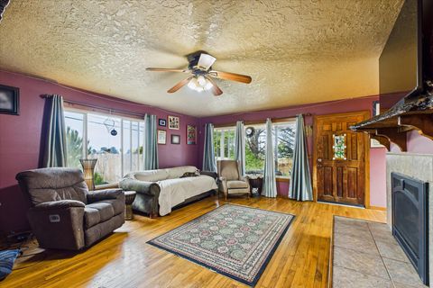 Photo of 2284 Parkwood Boulevard, Eureka, CA 95503 (MLS # 272455)