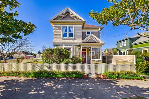 Photo of 1456 C Street, Eureka, CA 95501 (MLS # 271539)