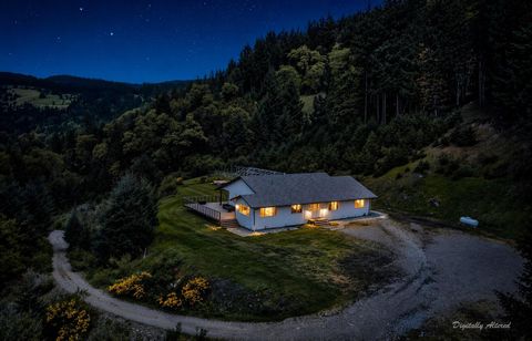 Photo of 480 Sabertooth Road, Berry Summit, CA 95525 (MLS # 272093)