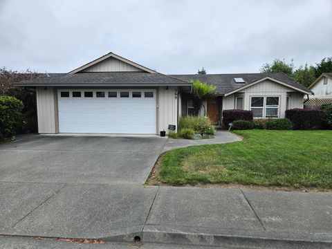 Photo of 569 Senestraro Way, Fortuna, CA 95540 (MLS # 272259)