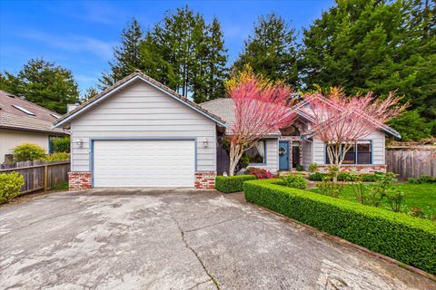 Photo of 2160 Covey Court, Cutten, CA 95503 (MLS # 271865)