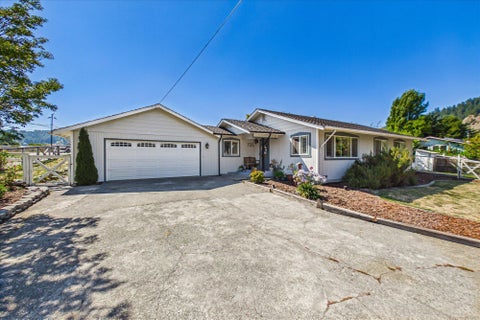Photo of 725 Walnut Drive, Rio Dell, CA 95562 (MLS # 273095)