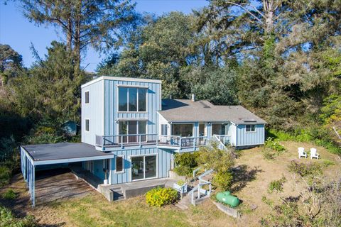 460 5th Avenue, Westhaven, CA 95570 - MLS#: 266399