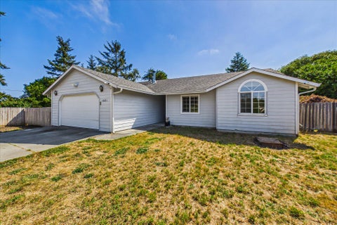 Photo of 1081 Lloyd Street, Eureka, CA 95503 (MLS # 273105)