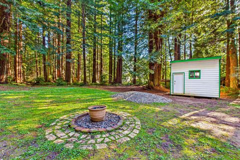 Photo of 1700 Ferndale Lane, Crescent City, CA 95531 (MLS # 271471)