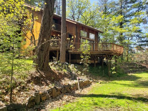 Photo of 164 Hocker Meadow Road, Junction City, CA 96048 (MLS # 271939)