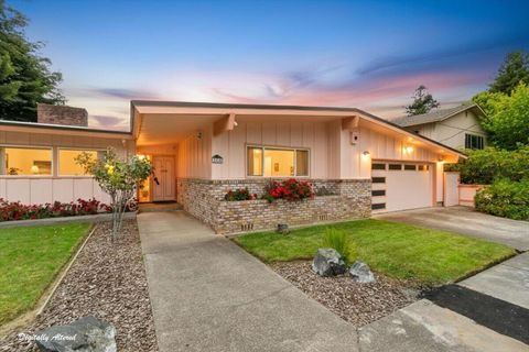 Photo of 2424 M Street, Eureka, CA 95501 (MLS # 271495)