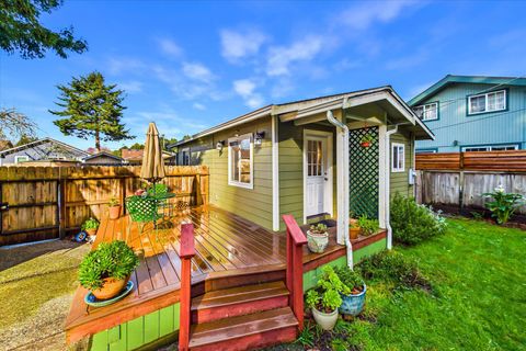 Photo of 1921 Glatt Street, Eureka, CA 95503 (MLS # 271587)