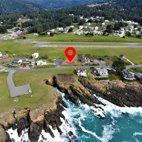 Photo of 454 Lower Pacific Drive, Whitethorn, CA 95589 (MLS # 271603)
