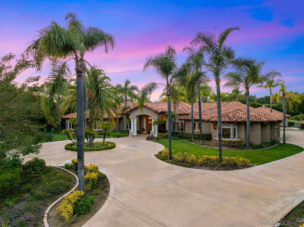 Photo of 18050 Rancho La Cima Corte, Rancho Santa Fe, CA 92067 (MLS # 250031360)