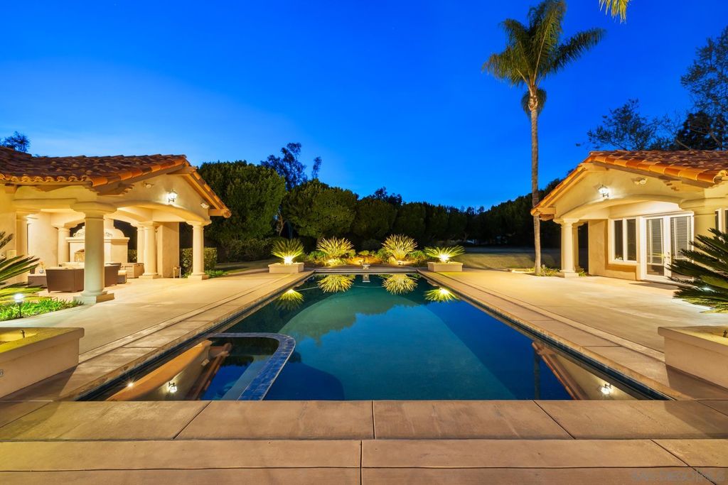 Photo of 18050 Rancho La Cima Corte, Rancho Santa Fe, CA 92067 (MLS # 250031360)