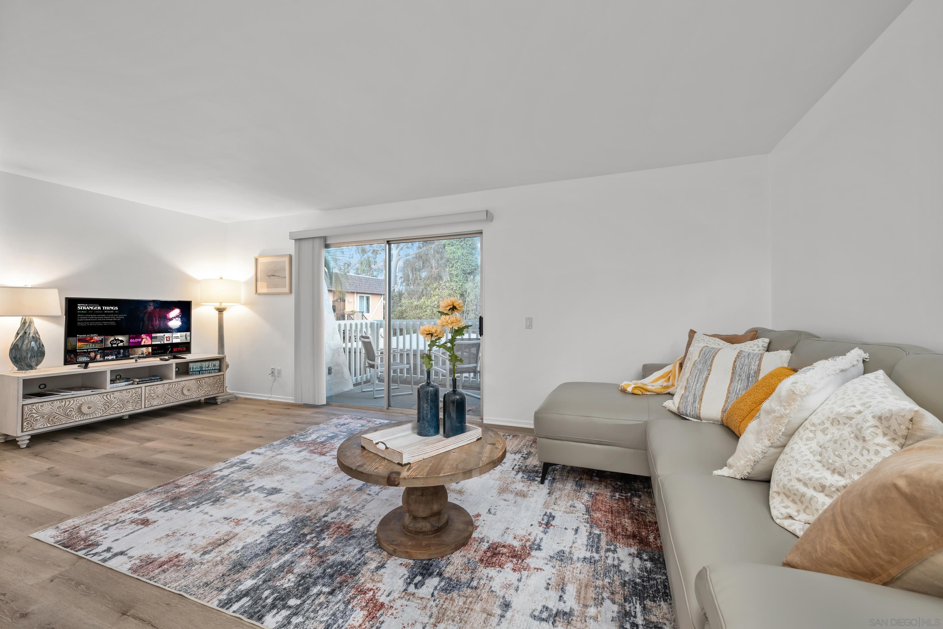 975 Laguna Drive