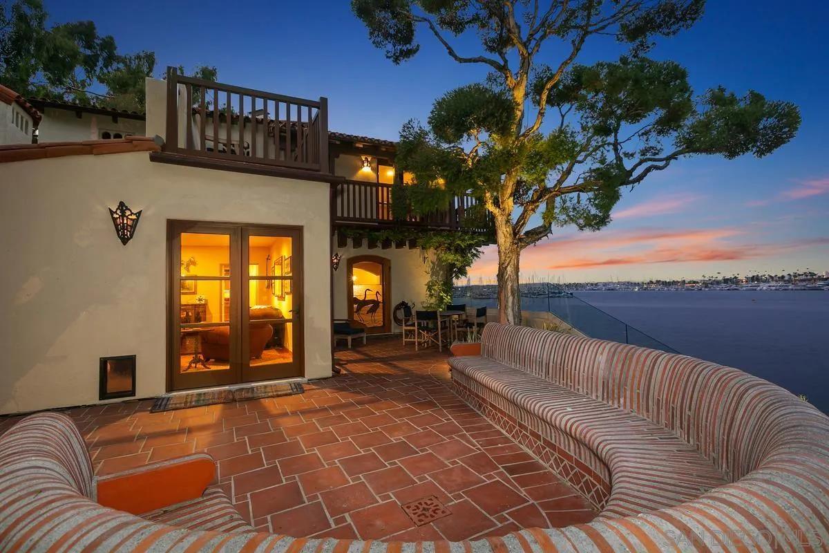 San Diego, California 92106, United States, 4 Bedrooms Bedrooms, ,4 BathroomsBathrooms,Residential,Active,26052