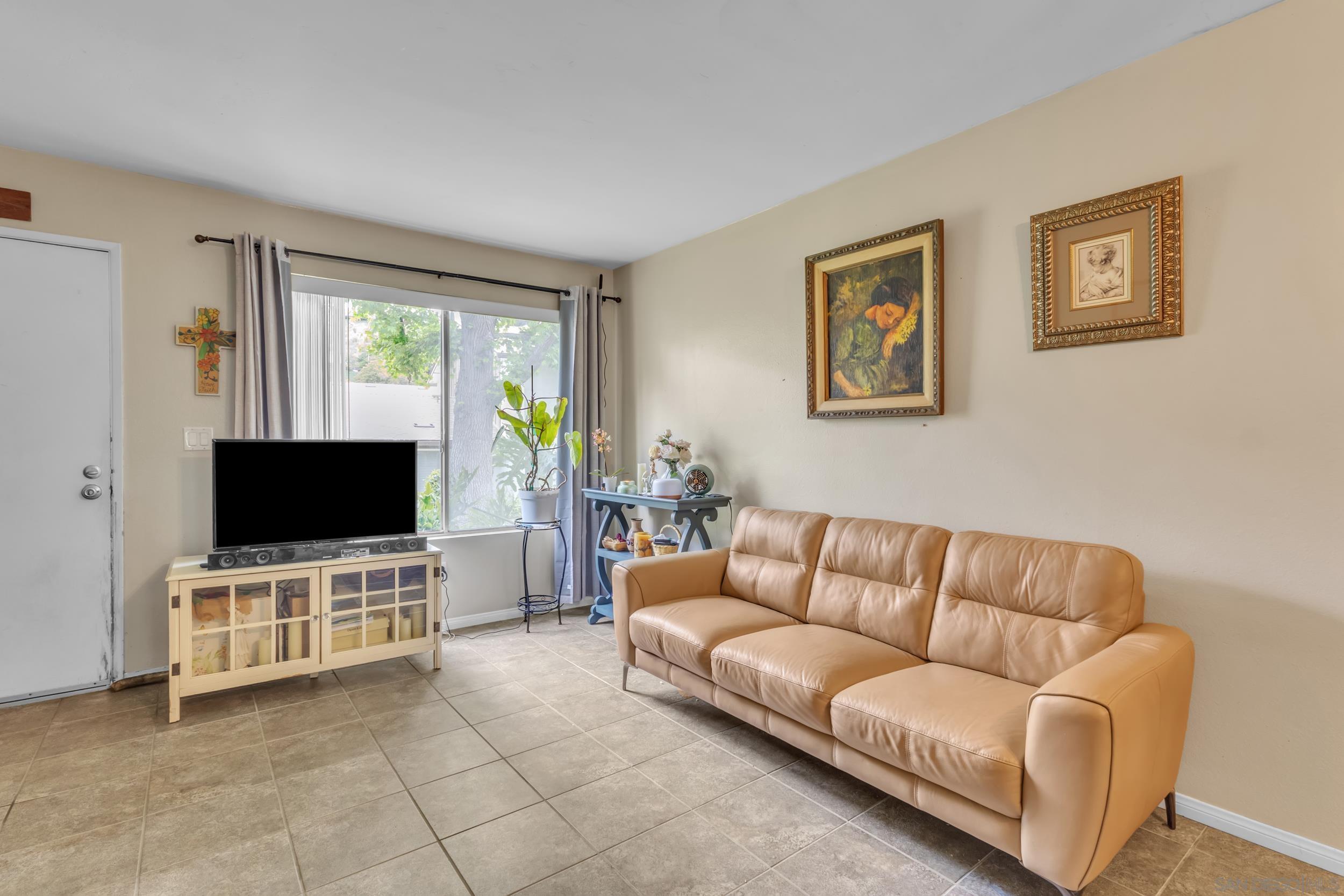 6624 Bell Bluff San Diego, CA 92119 B
