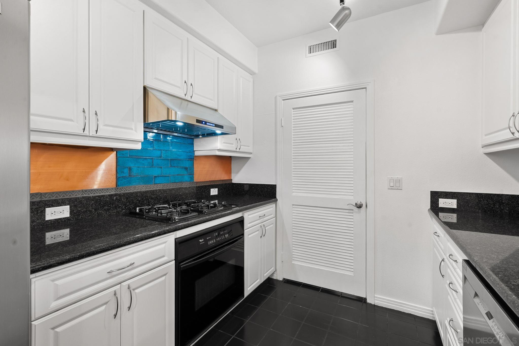 8211  Station Village Ln  1111