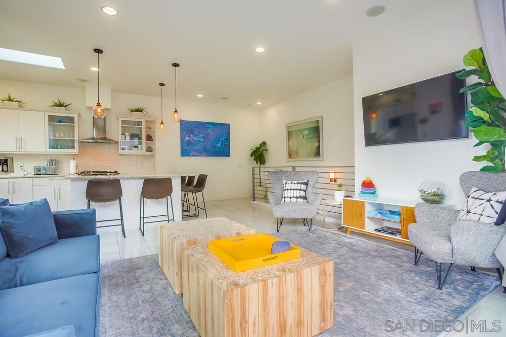 808 Ensenada Ct