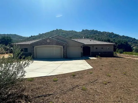 MLS: PTP2407246