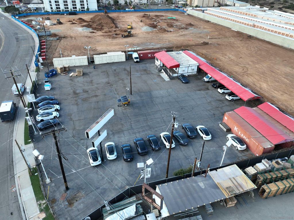 Photo of 5560 Kearny Mesa Road, San Diego, CA 92111 (MLS # 240028218)