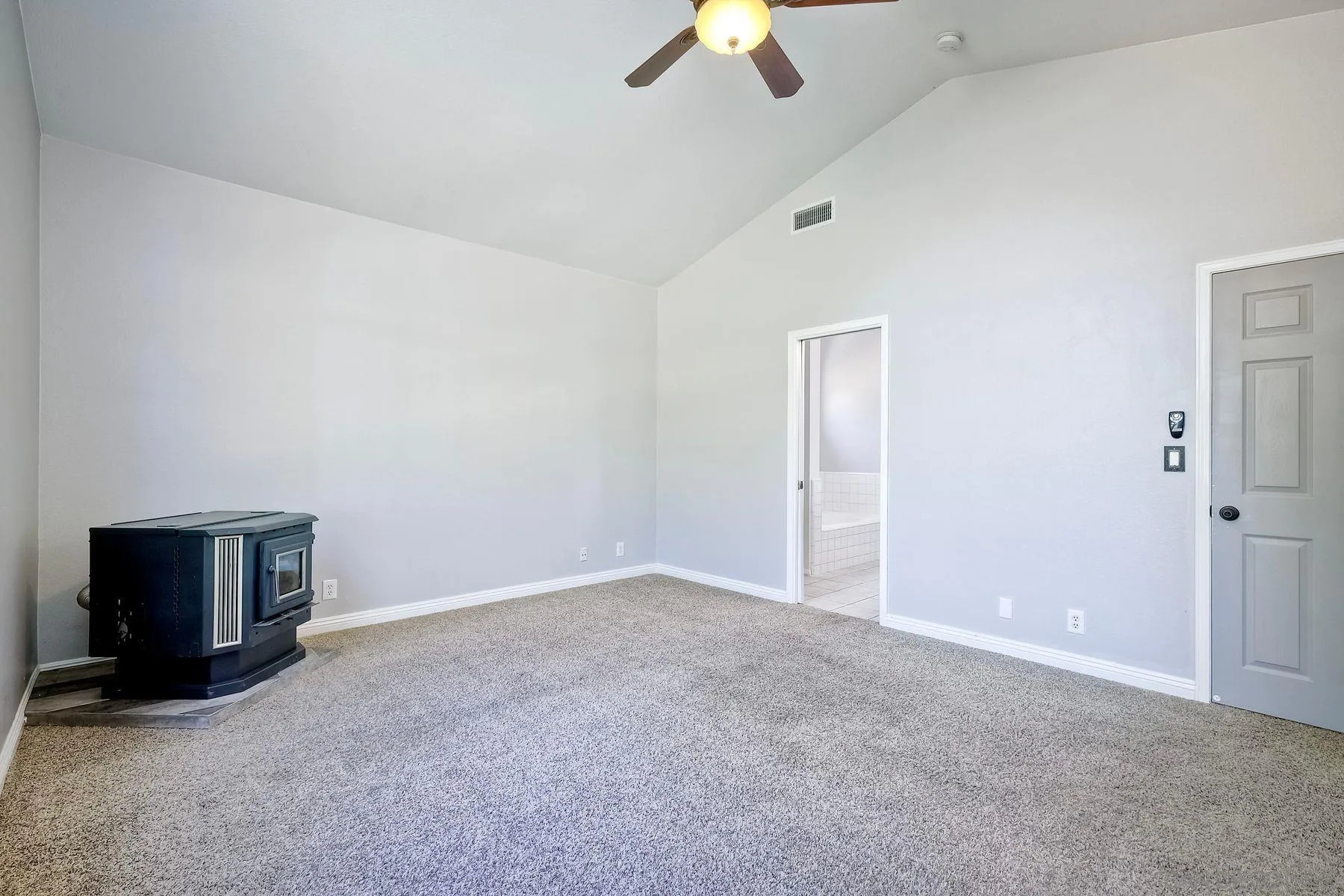 Valley Center, California 92082, United States, 4 Bedrooms Bedrooms, ,2 BathroomsBathrooms,Residential,Pending,22731