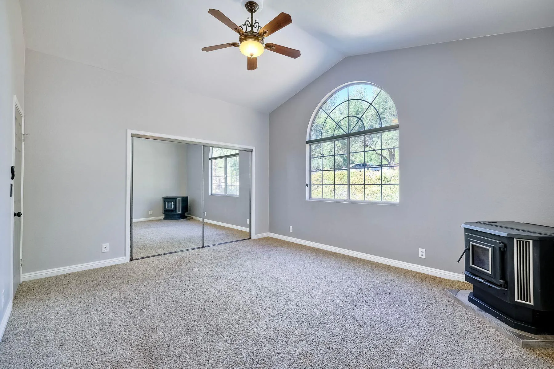 Valley Center, California 92082, United States, 4 Bedrooms Bedrooms, ,2 BathroomsBathrooms,Residential,Pending,22731