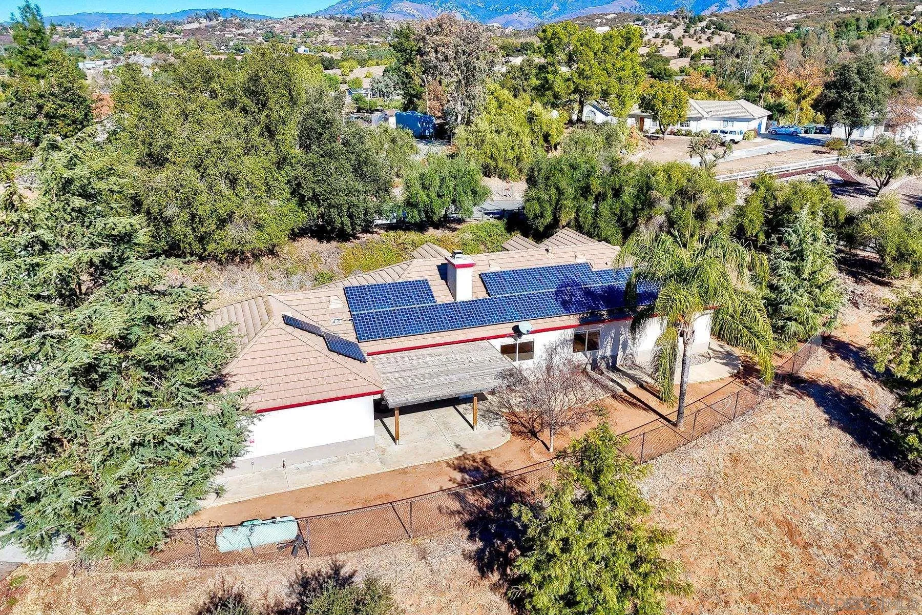 Valley Center, California 92082, United States, 4 Bedrooms Bedrooms, ,2 BathroomsBathrooms,Residential,Pending,22731