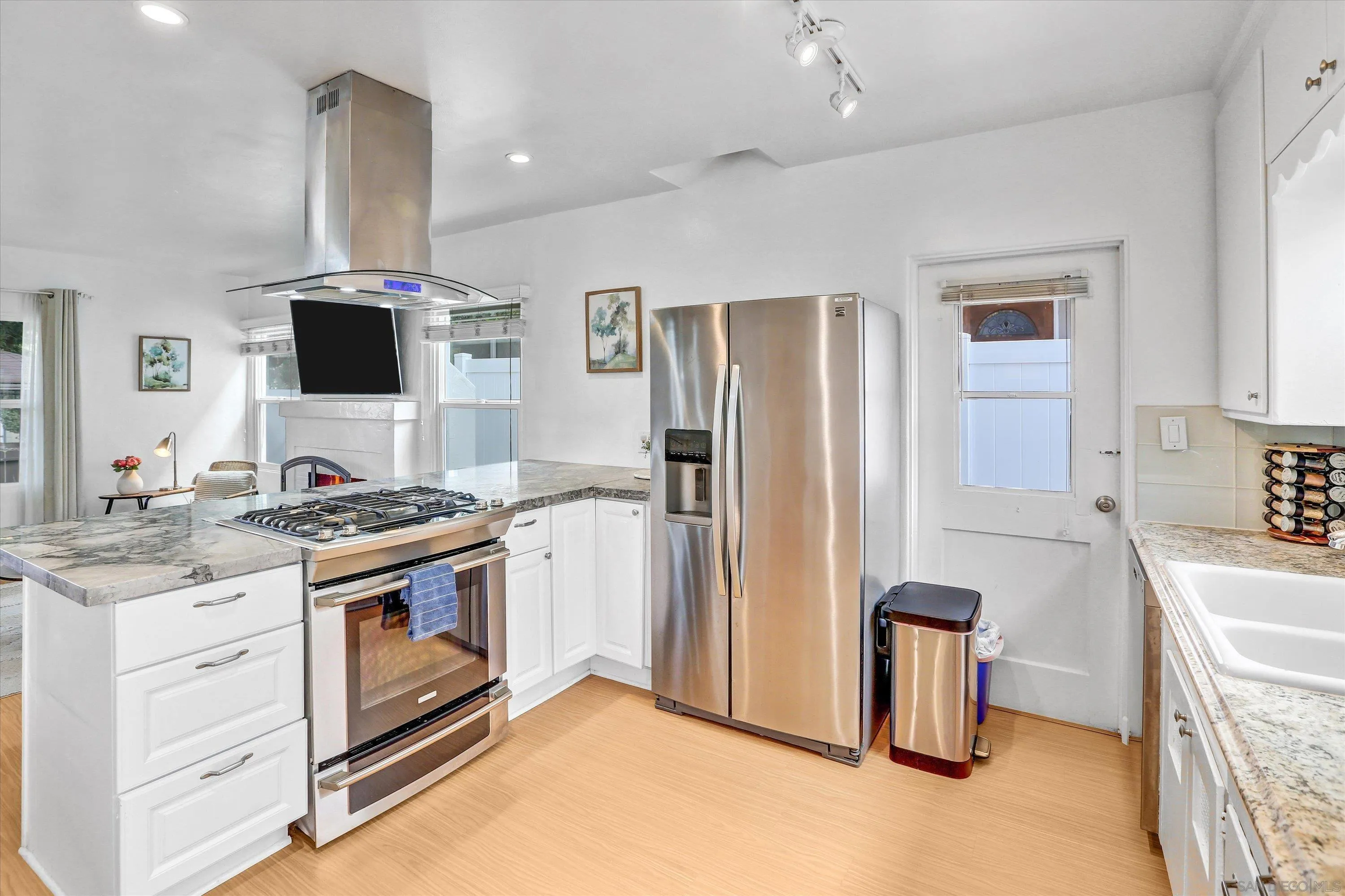 San Diego, California 92109, United States, 6 Bedrooms Bedrooms, ,2 BathroomsBathrooms,Residential,Active,150241